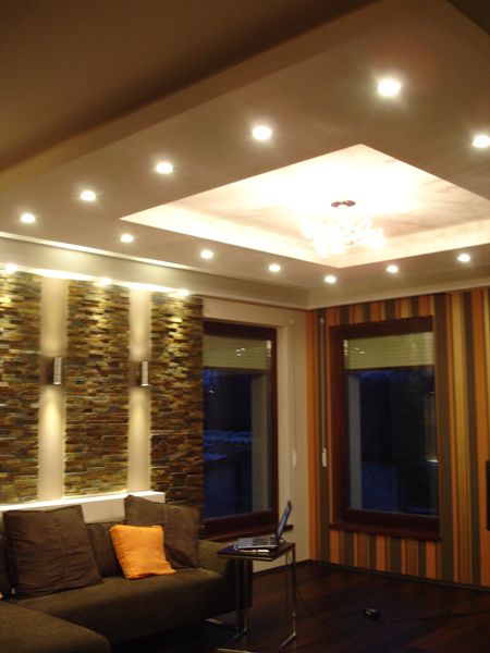 Lak&aacute;sfel&uacute;j&iacute;t&aacute;s